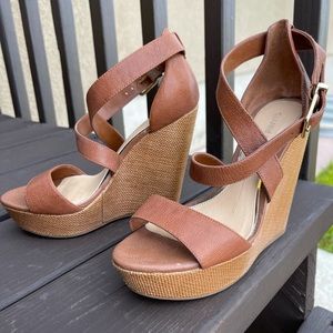 Gianni Bini Brown Strappy 4 inch Wedges Sz 6 EUC